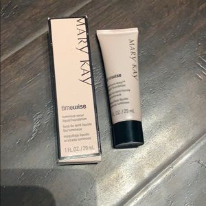 Mary Kay liquid foundation (beige 7)